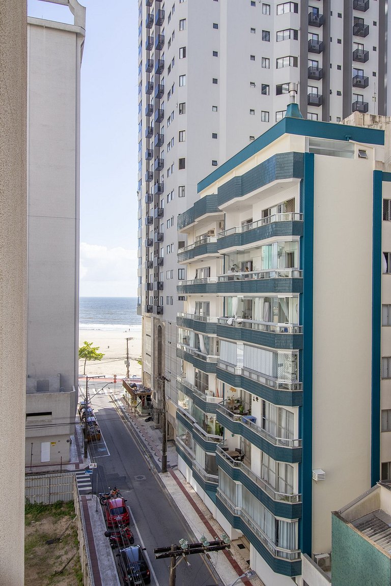 DCA51 - Pé na areia, Churrasqueira, 2 Garagens