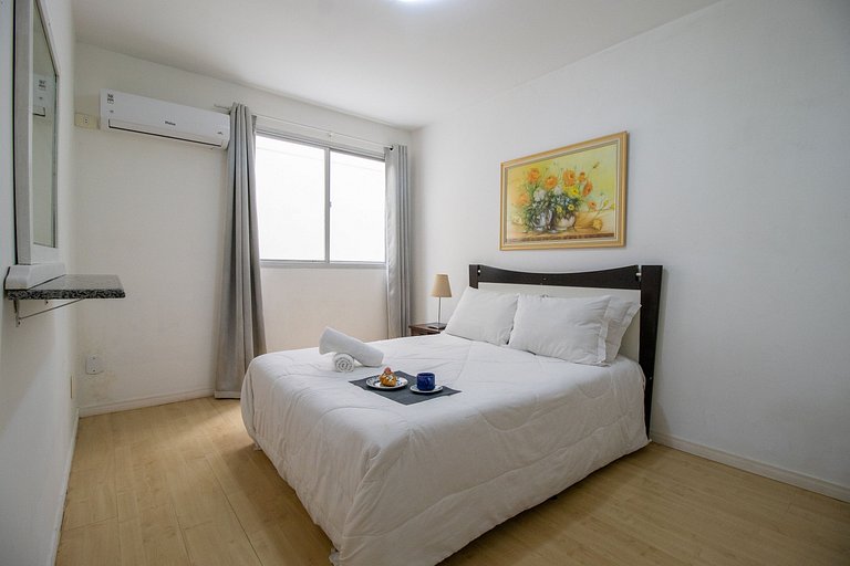 ACC43B - 1 Dorm Climatizado, Quadra Mar, Garagem
