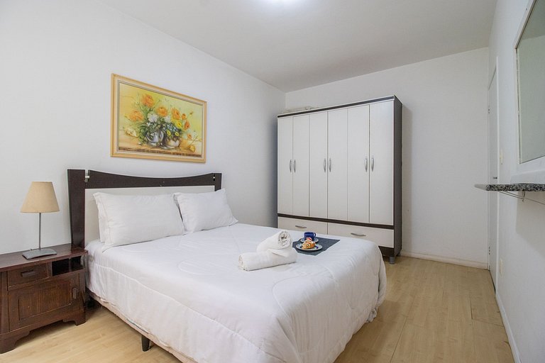 ACC43B - 1 Dorm Climatizado, Quadra Mar, Garagem