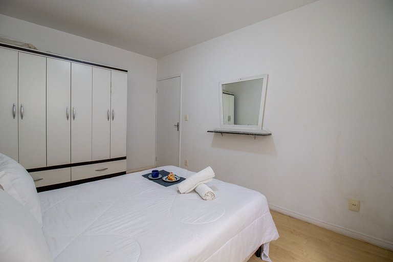 ACC43B - 1 Dorm Climatizado, Quadra Mar, Garagem