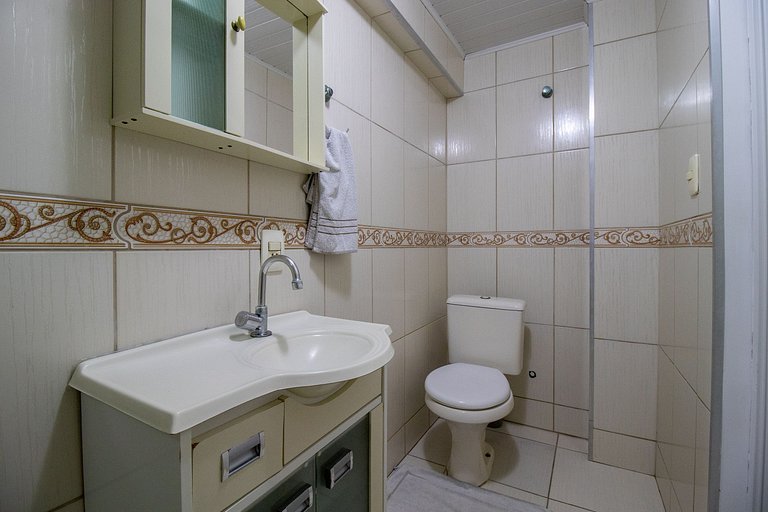ACC43B - 1 Dorm Climatizado, Quadra Mar, Garagem