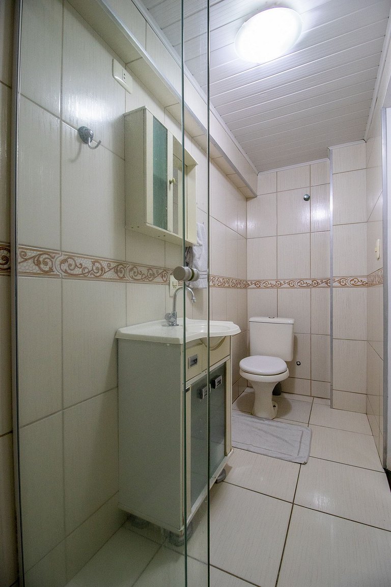 ACC43B - 1 Dorm Climatizado, Quadra Mar, Garagem