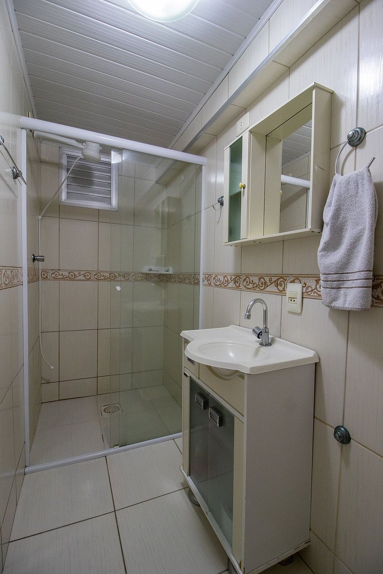 ACC43B - 1 Dorm Climatizado, Quadra Mar, Garagem