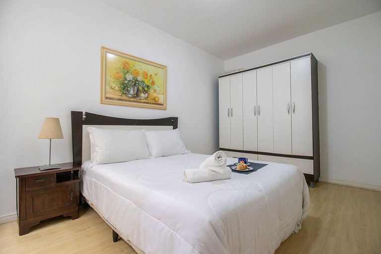ACC43B - 1 Dorm Climatizado, Quadra Mar, Garagem