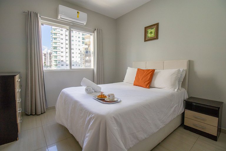CDL52 - 2 Dorm, Climatizado, Esq. Av. Brasil