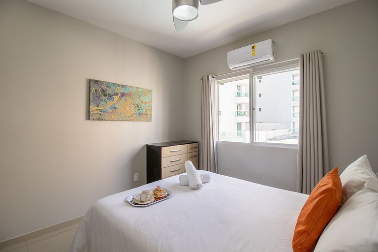 CDL52 - 2 Dorm, Climatizado, Esq. Av. Brasil
