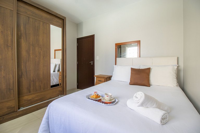 CDL52 - 2 Dorm, Climatizado, Esq. Av. Brasil