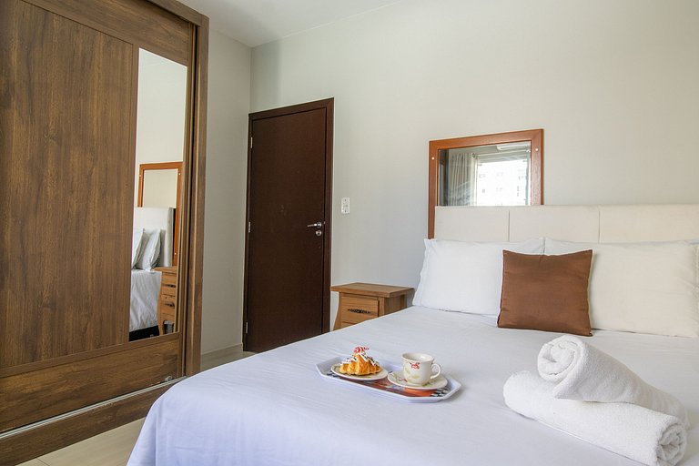 CDL52 - 2 Dorm, Climatizado, Esq. Av. Brasil