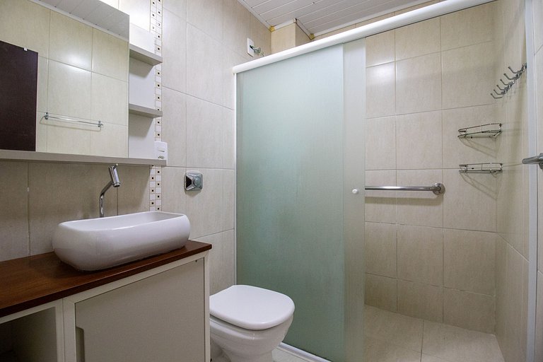 CDL52 - 2 Dorm, Climatizado, Esq. Av. Brasil