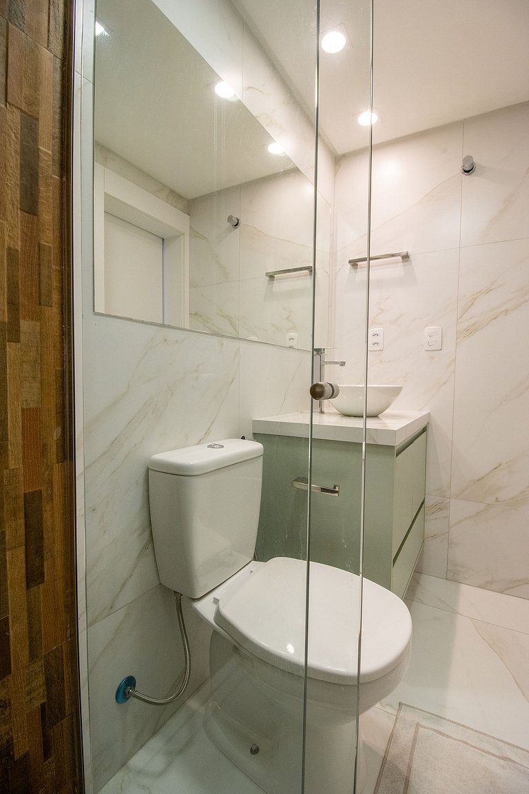 GMN51 - Av. Brasil, Climatizado, 2 suítes + 1 Dorm