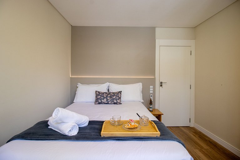 GMN51 - Av. Brasil, Climatizado, 2 suítes + 1 Dorm