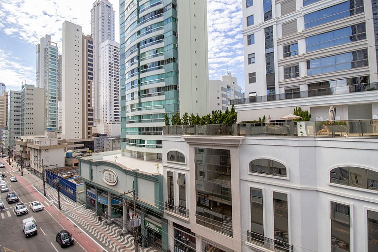 GMN51 - Av. Brasil, Climatizado, 2 suítes + 1 Dorm