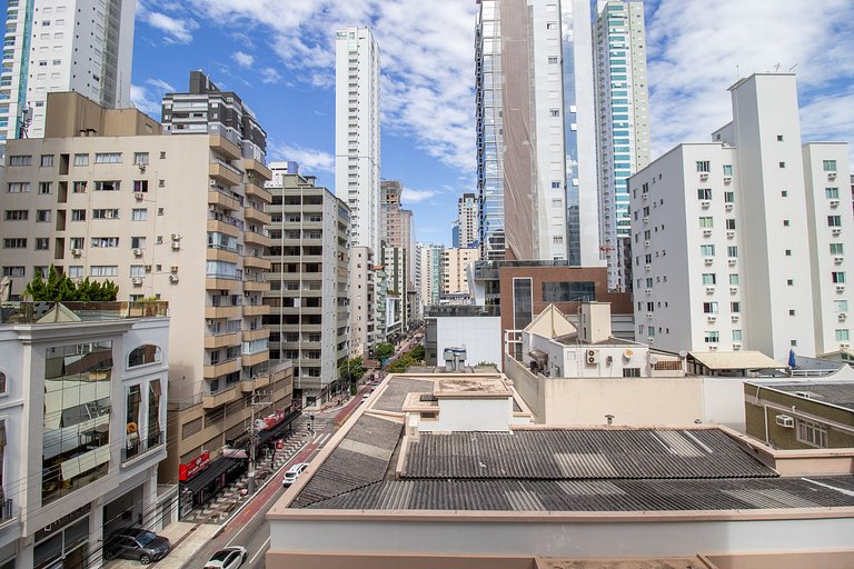 GMN51 - Av. Brasil, Climatizado, 2 suítes + 1 Dorm