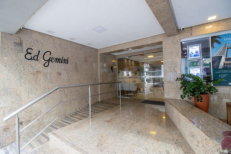 GMN51 - Av. Brasil, Climatizado, 2 suítes + 1 Dorm
