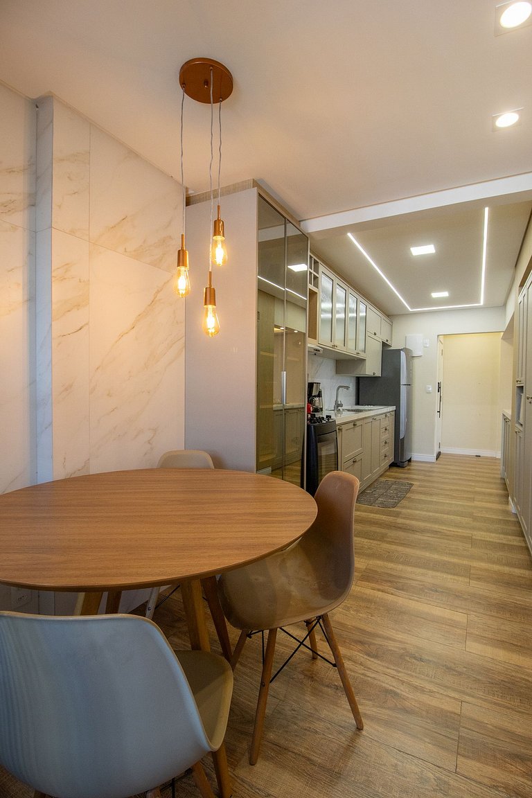 GMN51 - Av. Brasil, Climatizado, 2 suítes + 1 Dorm