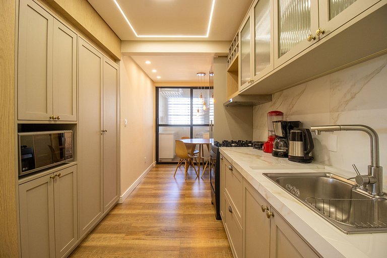 GMN51 - Av. Brasil, Climatizado, 2 suítes + 1 Dorm