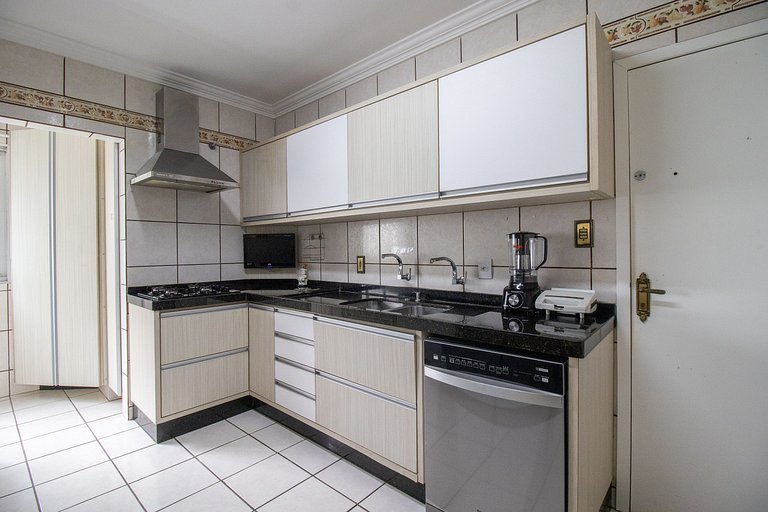 AQR63 - Quadra Mar, Climatizado, 4 Dorm, Garagem