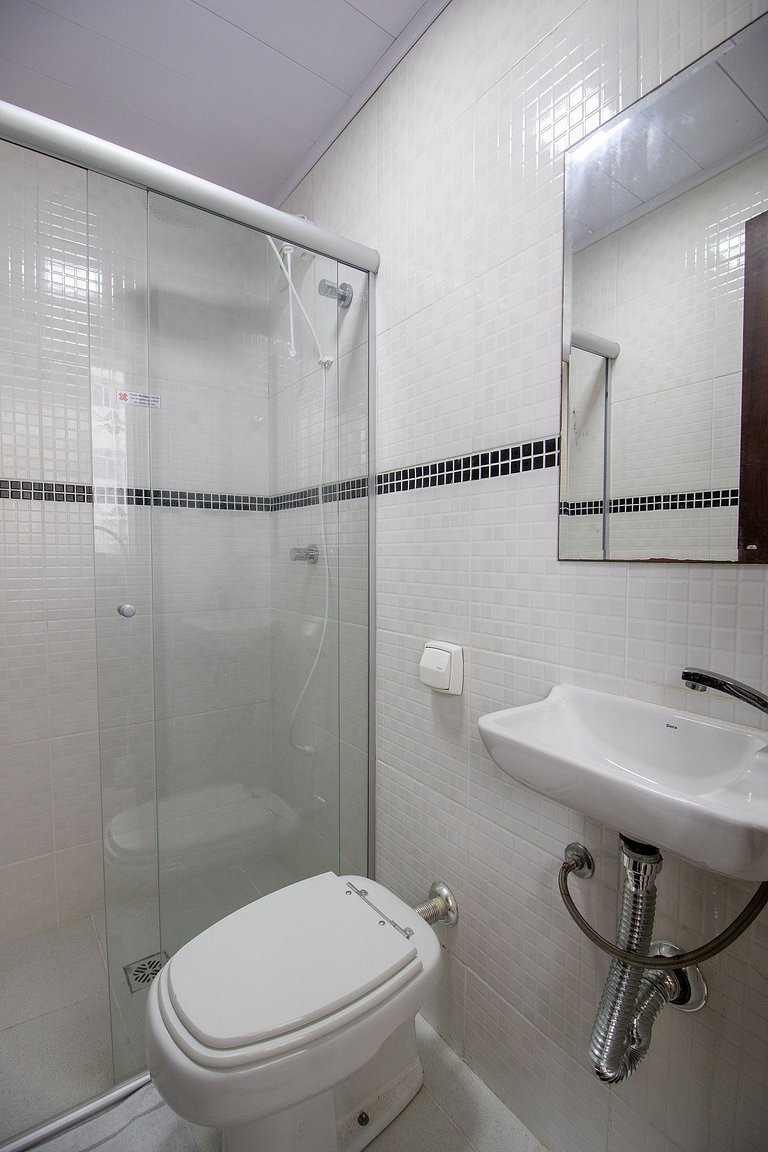 CRM38 - 2Dorm, Climatizado, Centro, Garagem, Wi-fi
