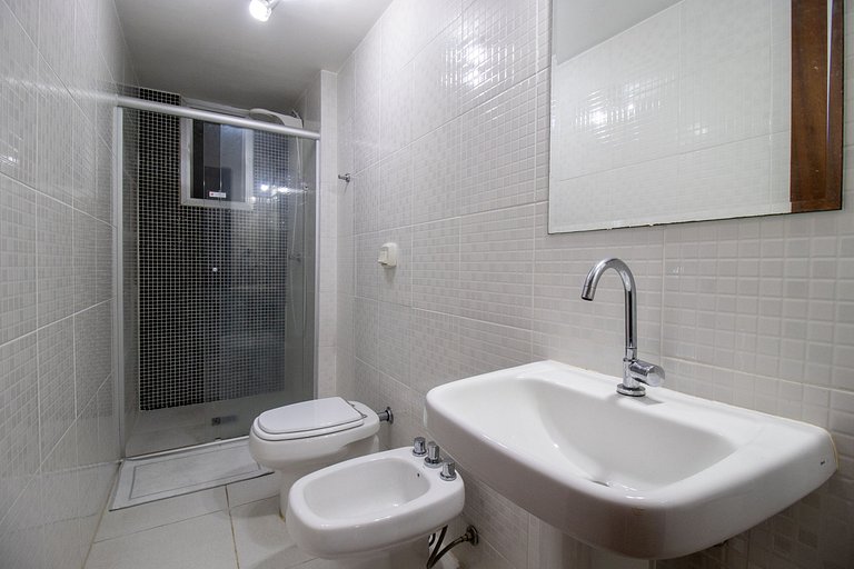 CRM38 - 2Dorm, Climatizado, Centro, Garagem, Wi-fi