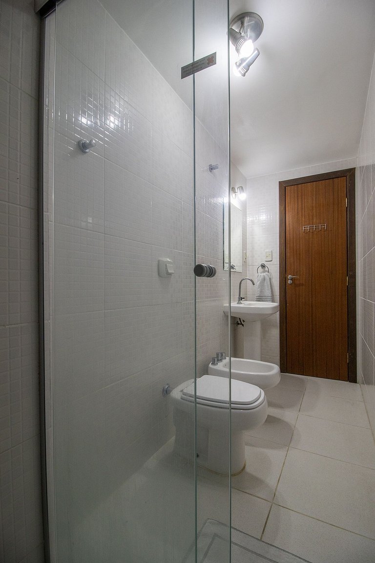 CRM38 - 2Dorm, Climatizado, Centro, Garagem, Wi-fi