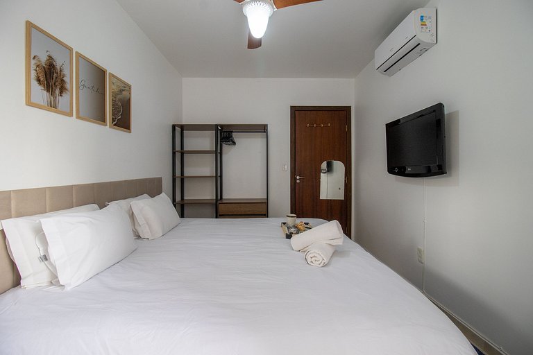 CRM38 - 2Dorm, Climatizado, Centro, Garagem, Wi-fi