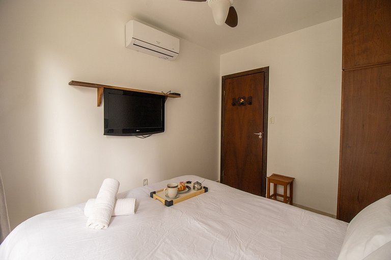 CRM38 - 2Dorm, Climatizado, Centro, Garagem, Wi-fi