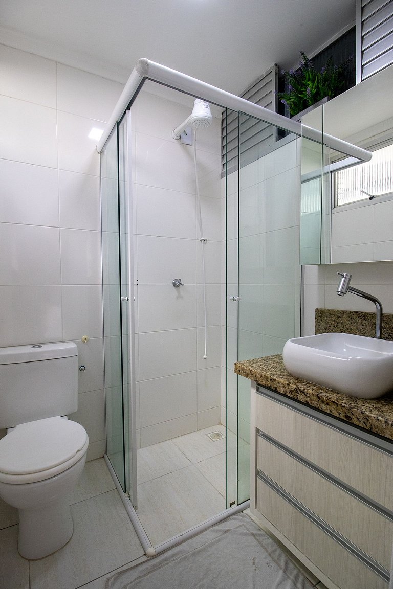 APU24 - Esq com Av Atlântica, 4 Dorm, Climatizado