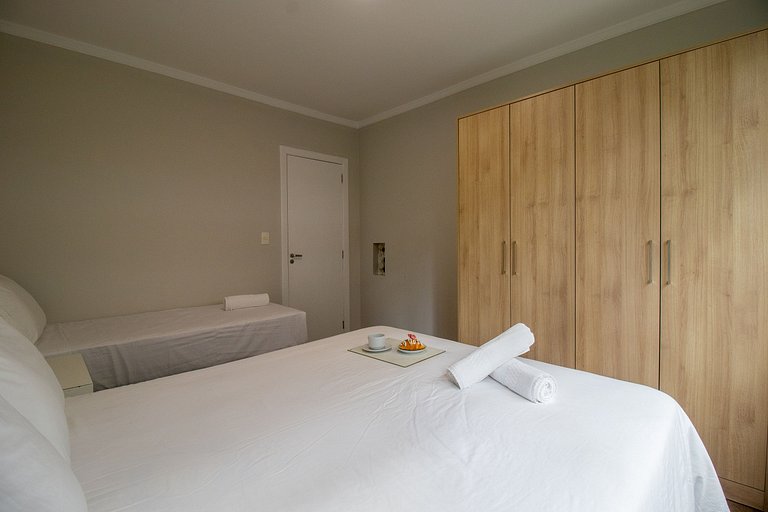 APU24 - Esq com Av Atlântica, 4 Dorm, Climatizado