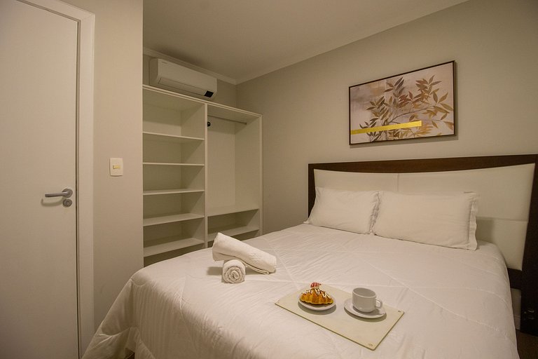 APU24 - Esq com Av Atlântica, 4 Dorm, Climatizado