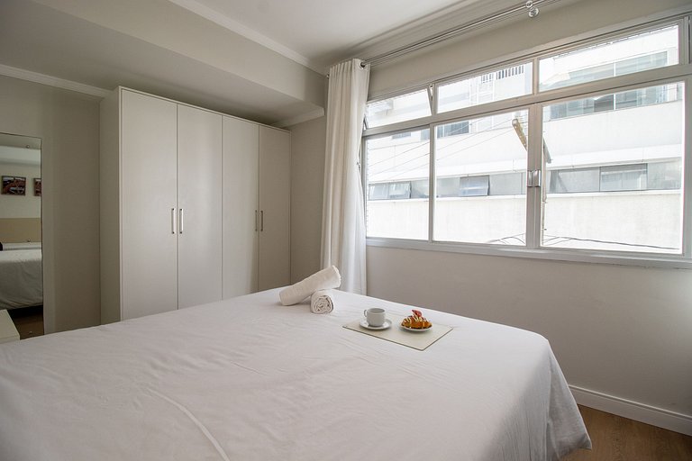 APU24 - Esq com Av Atlântica, 4 Dorm, Climatizado