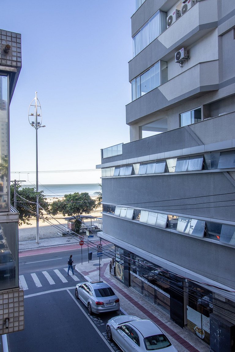 APU24 - Esq com Av Atlântica, 4 Dorm, Climatizado
